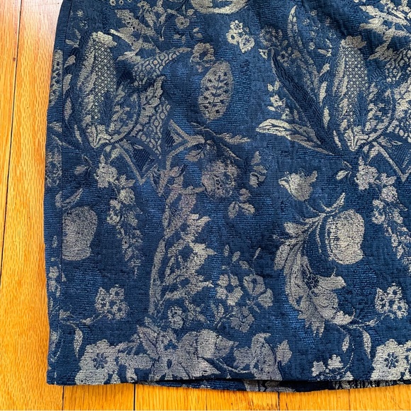 Vintage 90’s Escada Silk Blend Navy And Metallic Gold Brocade Pencil Skirt 38 - Picture 3 of 13